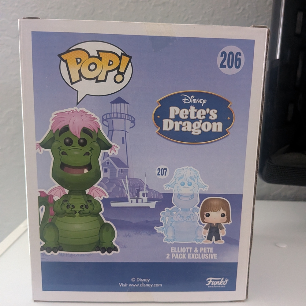 Disney Pop! Elliott Vinyl Figure - Picture 2 of 4